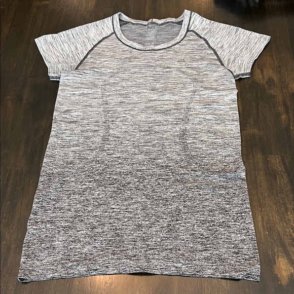 Lululemon Swiftly Tech - Picture 1 of 13